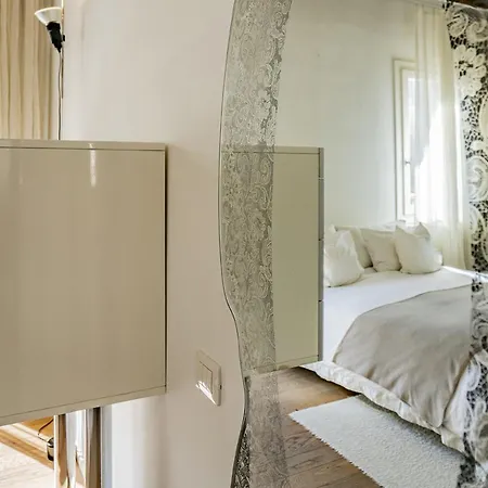 Colleoni With 2 Superb Terraces Apartamento