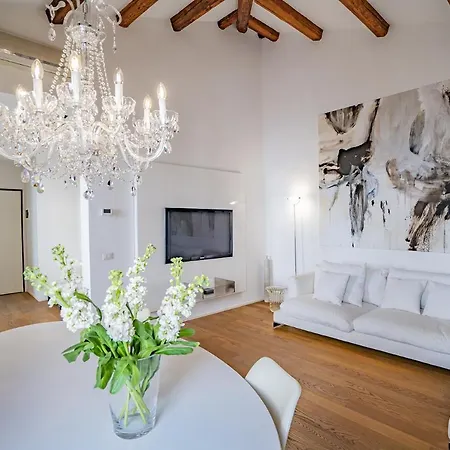 Colleoni With 2 Superb Terraces *