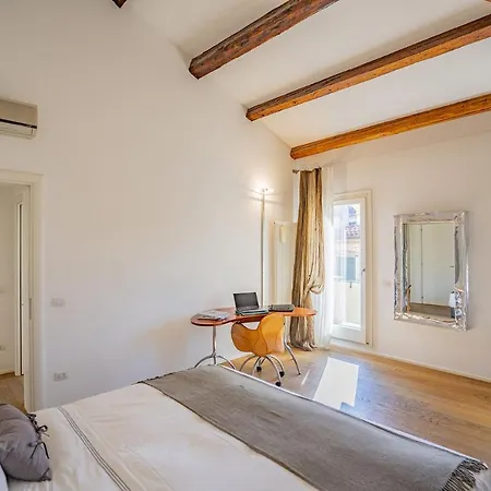 Colleoni With 2 Superb Terraces Apartment Venice