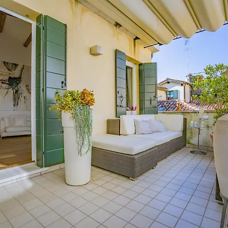 Colleoni With 2 Superb Terraces *