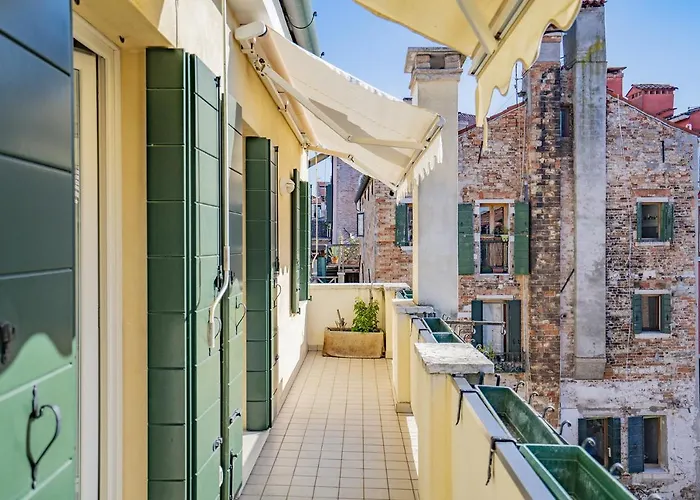 アパート Colleoni With 2 Superb Terraces ヴェネツィア