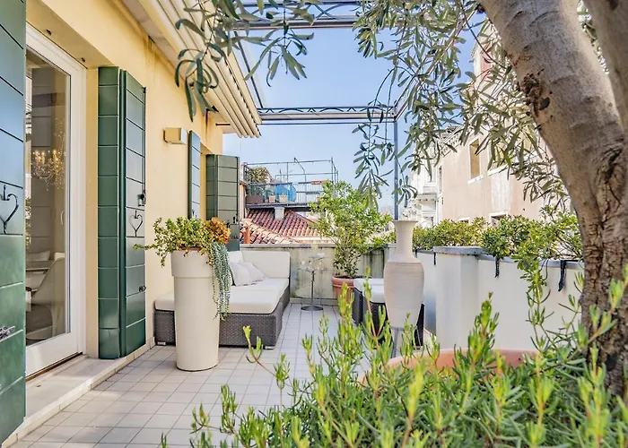 アパート Colleoni With 2 Superb Terraces