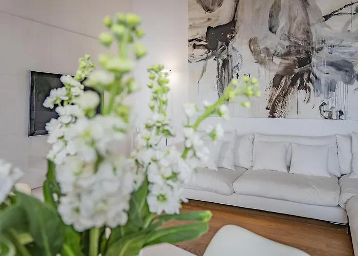 Colleoni With 2 Superb Terraces アパート