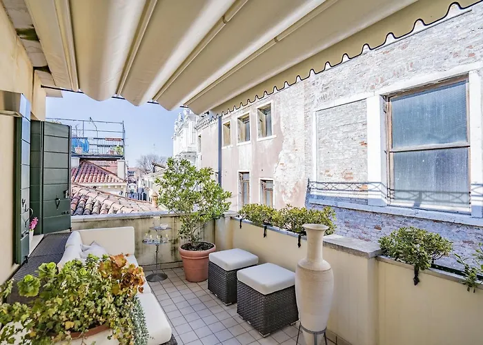 Colleoni With 2 Superb Terraces アパート *