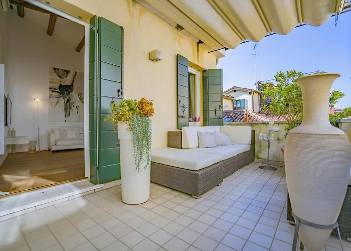 Colleoni With 2 Superb Terraces *