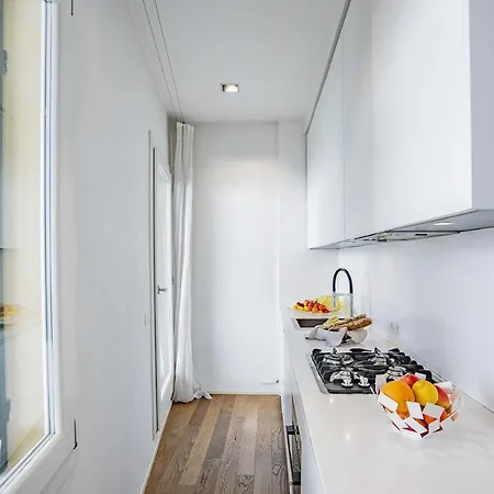 아파트 Colleoni With 2 Superb Terraces *
